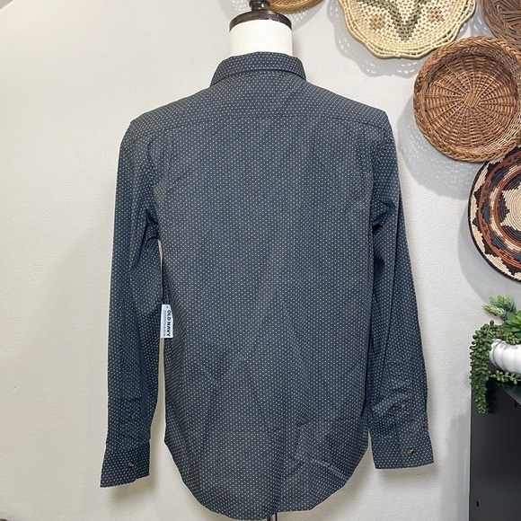 NEW Mens Old Navy Button Ip Everyday Shirt Regular Fit Size MED Gray/White Dots - Picture 4 of 10